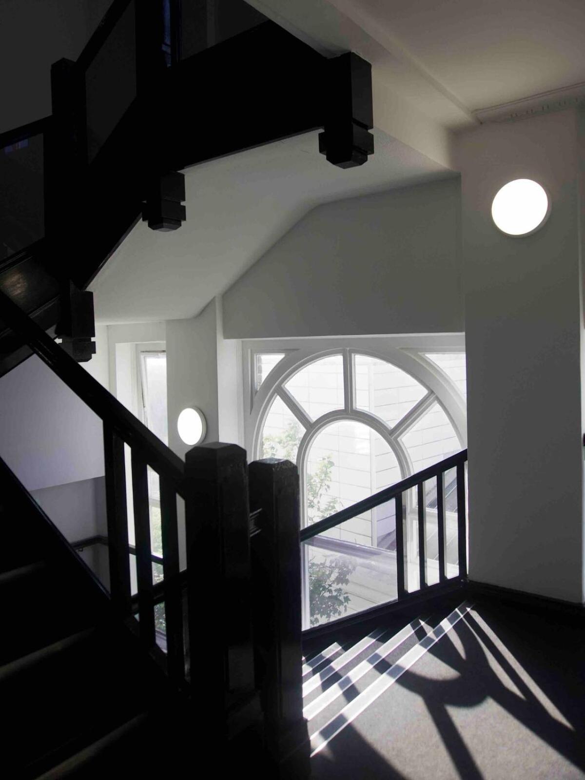Apartment Gracefully Chic And Undeniably Beautiful Apartment-sustainable Living London